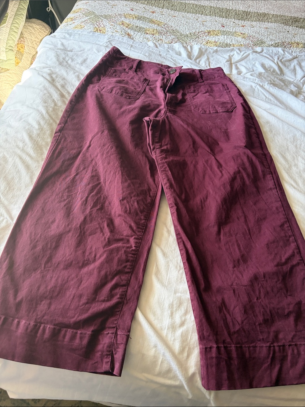 a.n.a Women's Wide Leg Jeans in Burgundy